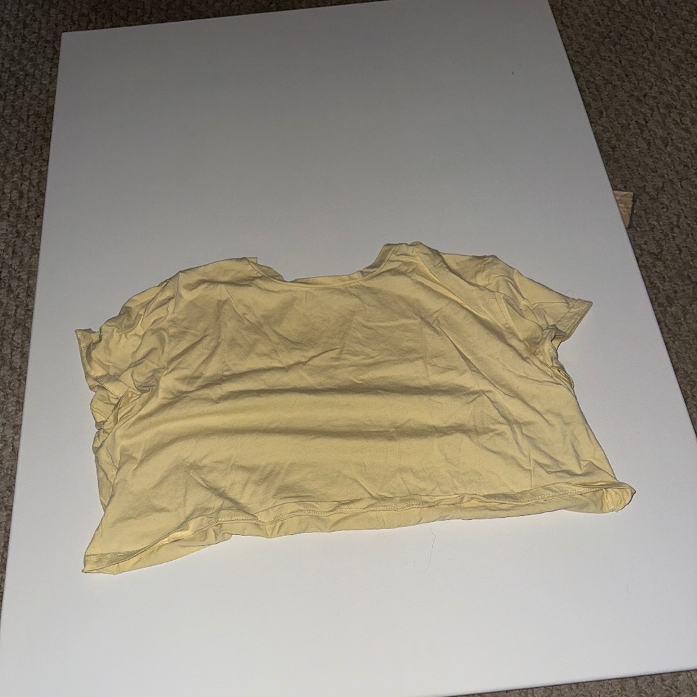 crop top light yellow